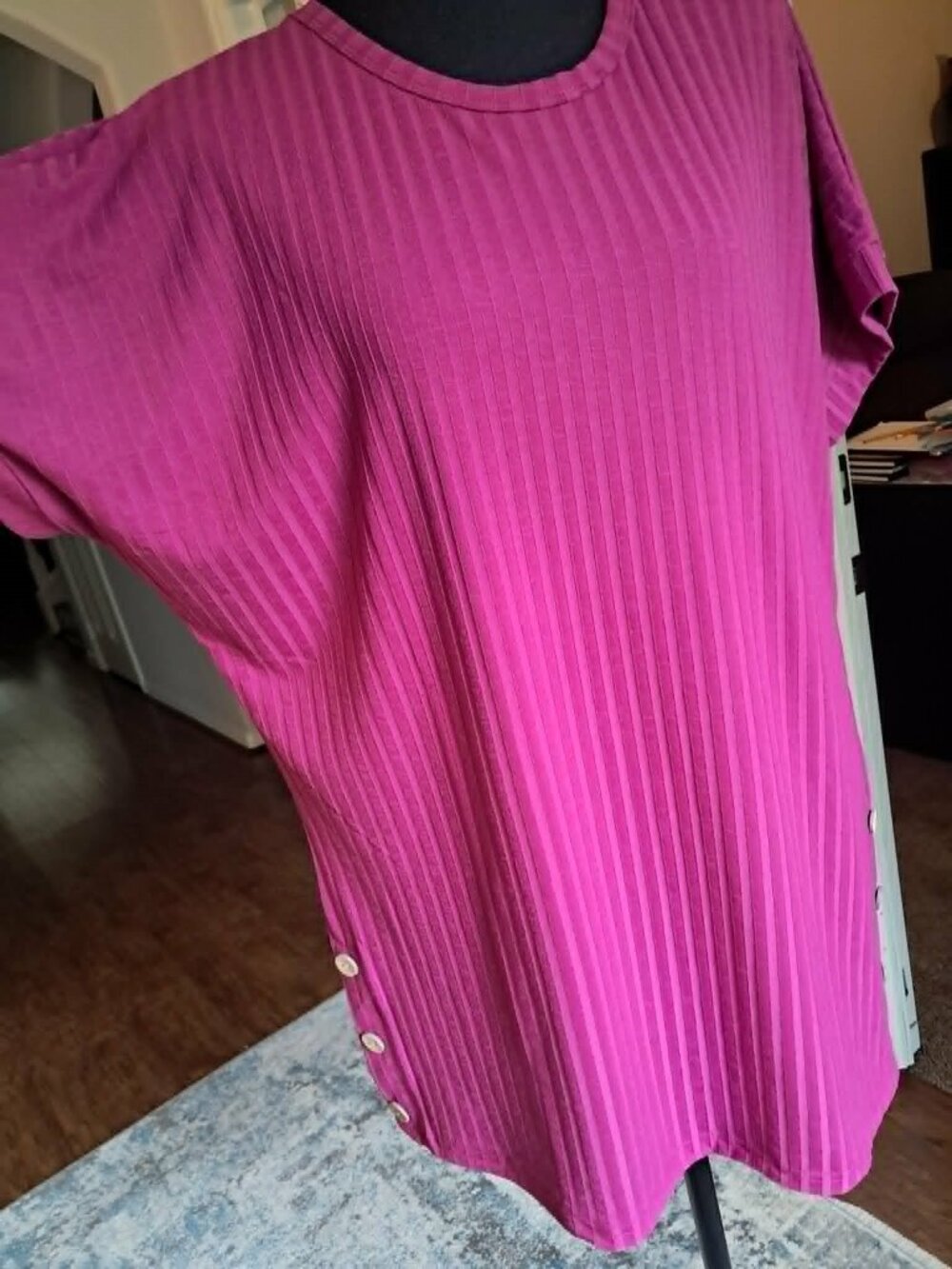 Pink Ribbed Top w/ Side Buttons Size XL - Picture 3 of 8